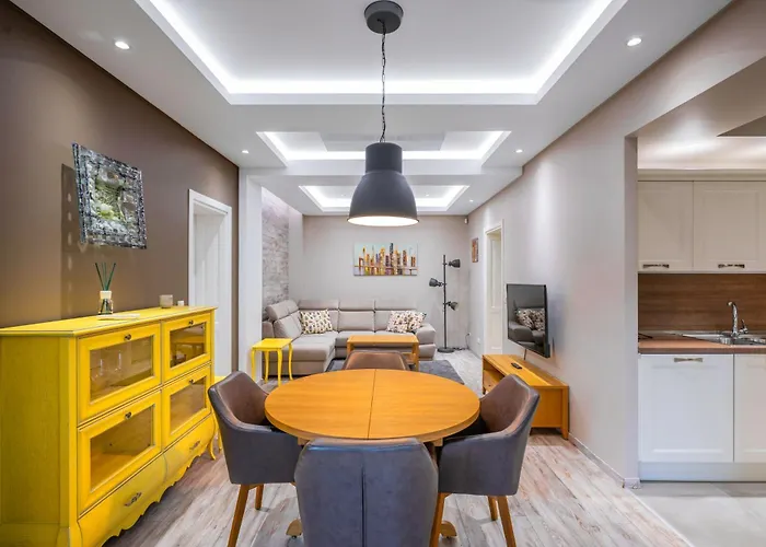 Elegant Escape In The Heart Of The City