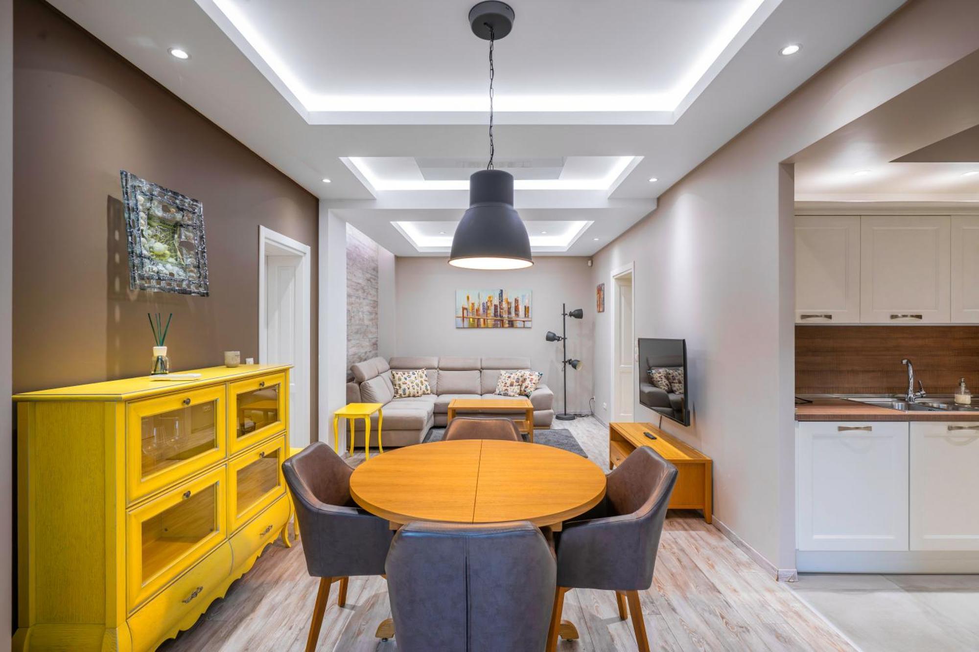 Elegant Escape In The Heart Of The Apartment